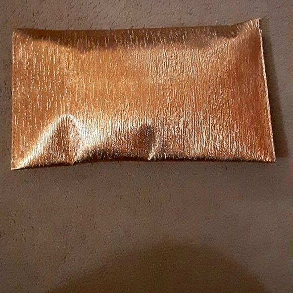 Medium sized metallic shimmery thin bronze clutch button flap - Picture 2 of 2